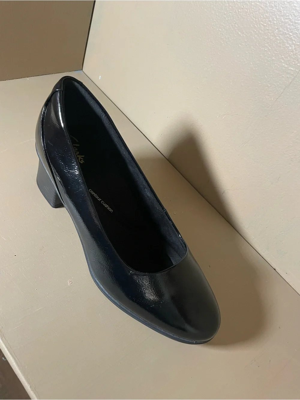 Clarks Shaya Poppy unworn Black Patent Block Heel Pumps